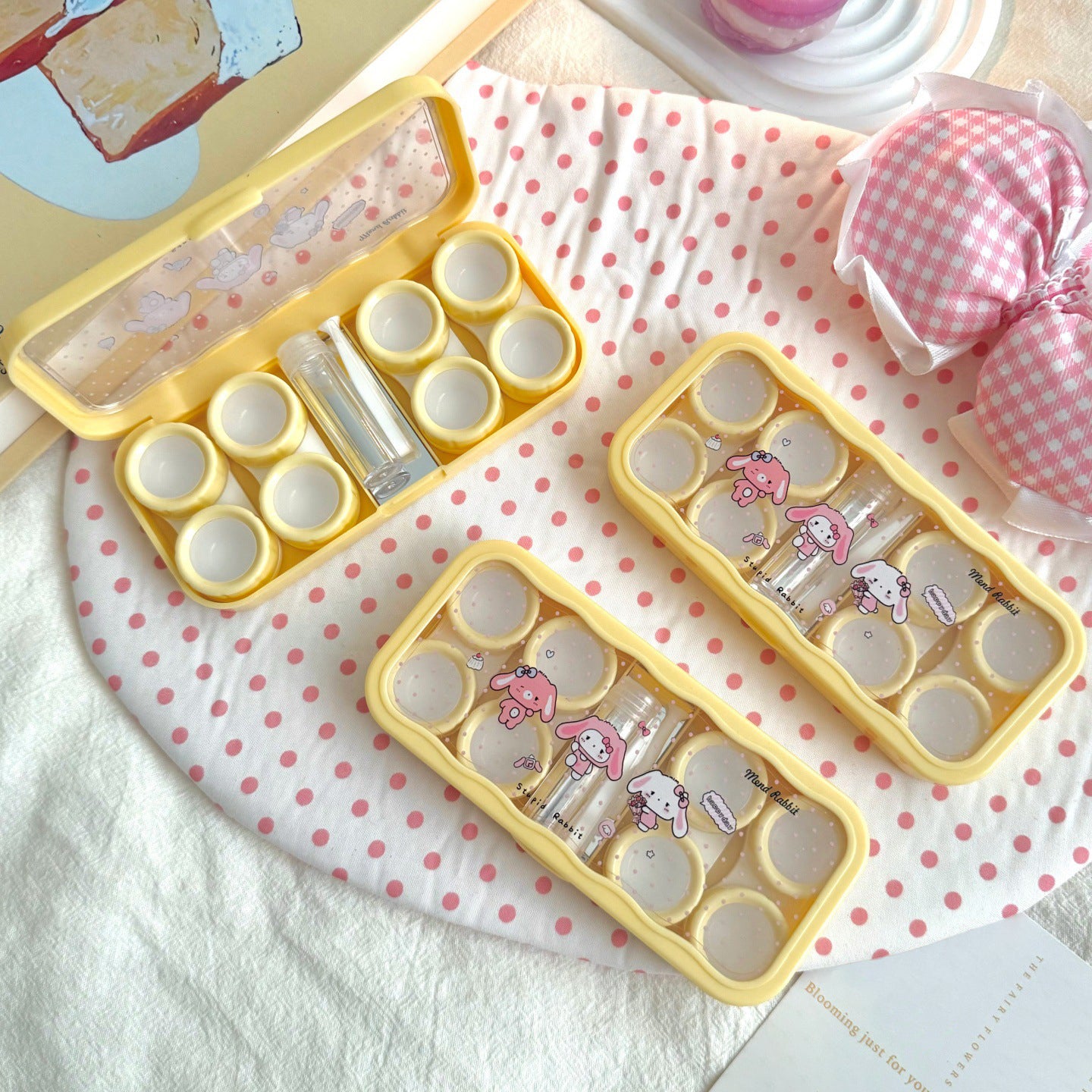 Polka-dot Mend Rabbit Colored Contact Lens Case