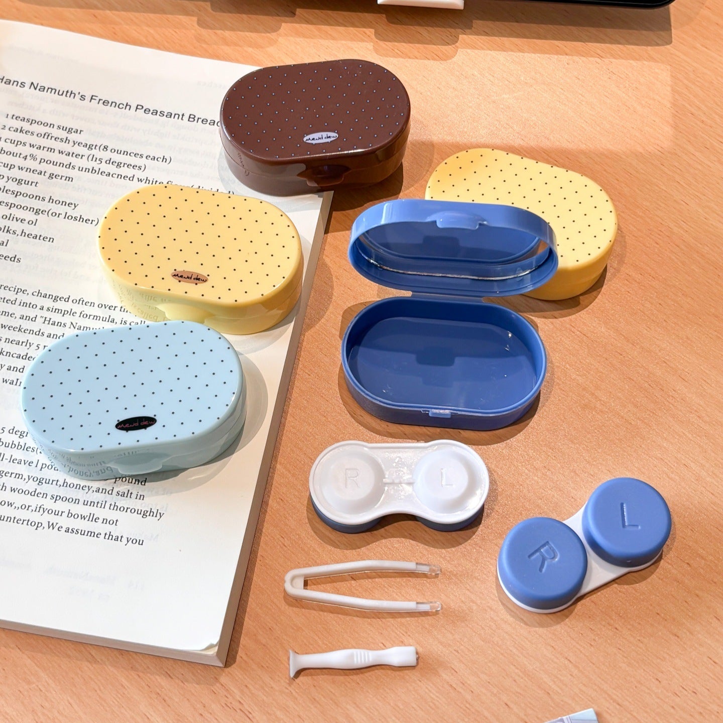 Retro Polka Dot Colored Contact Lens Case