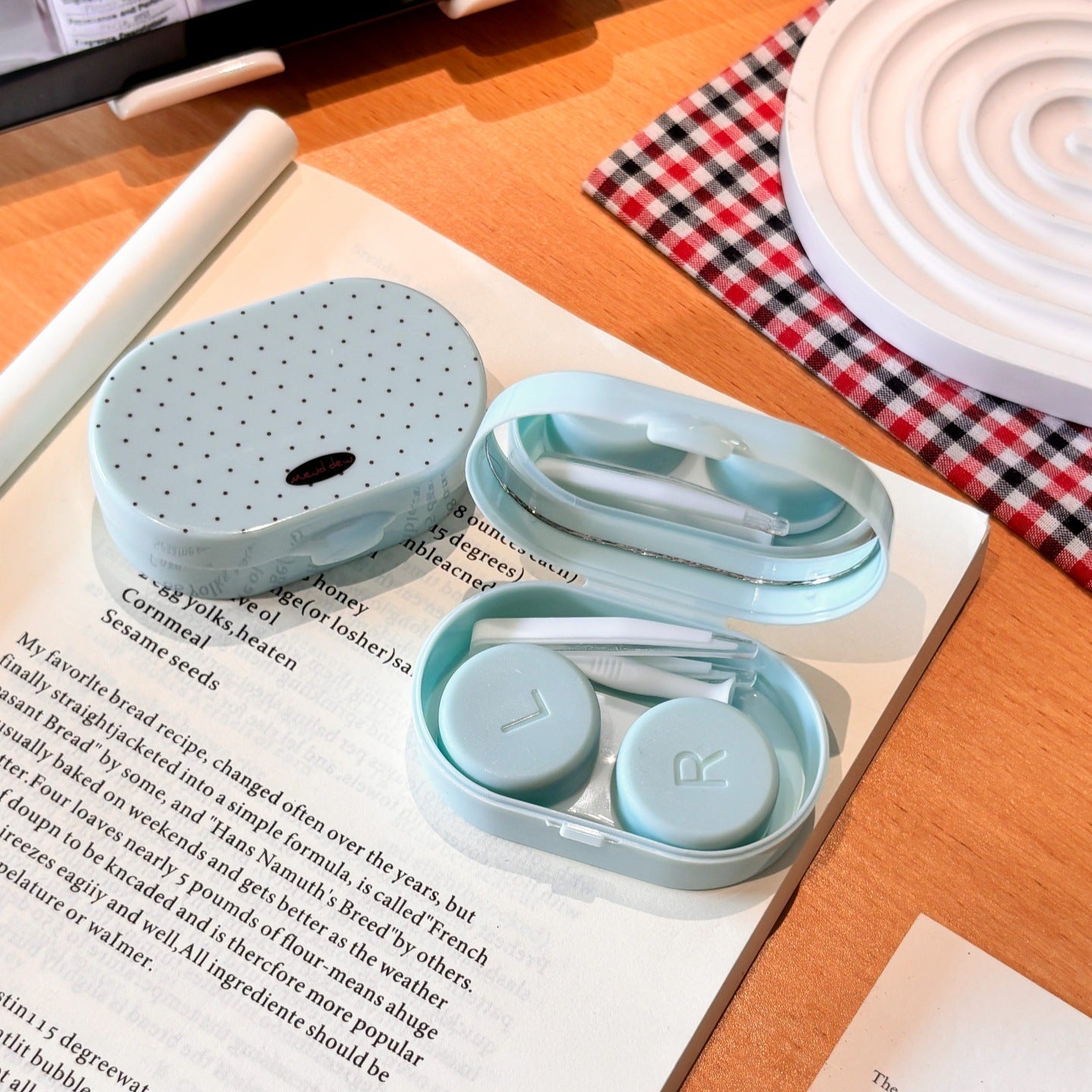 Retro Polka Dot Colored Contact Lens Case